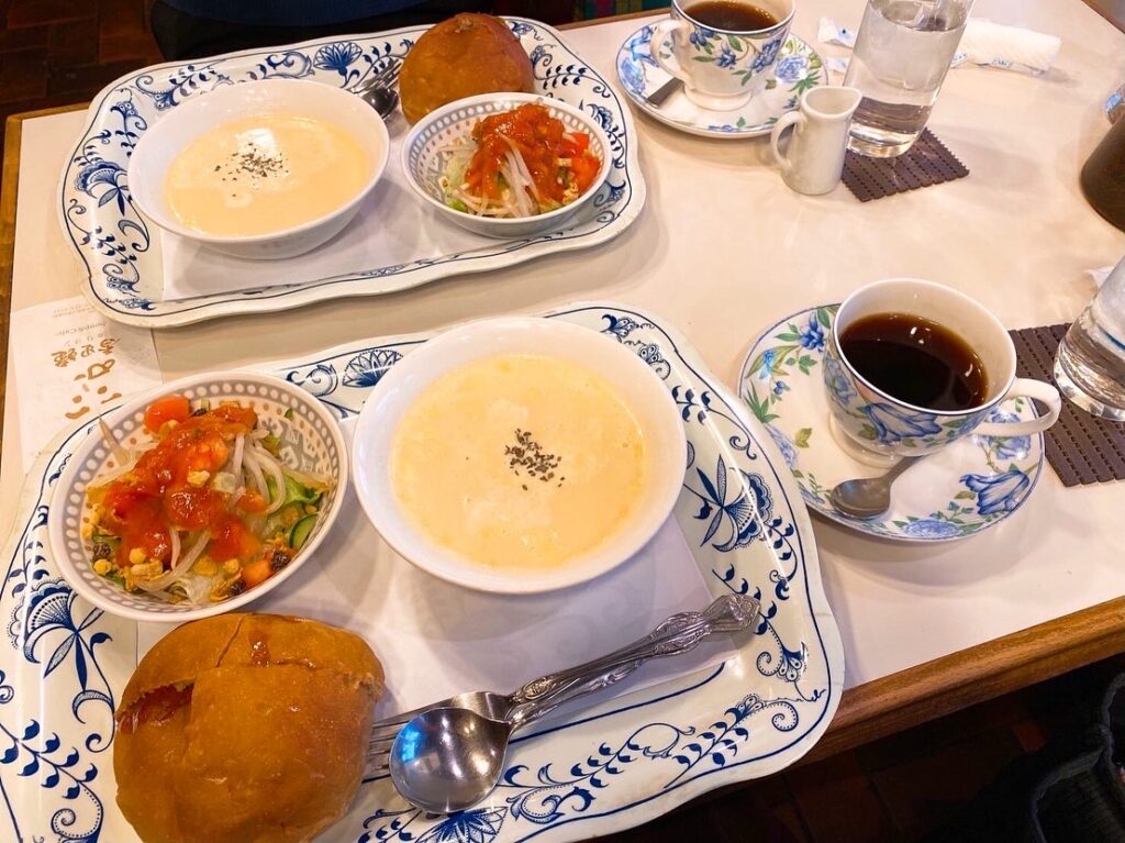 新潟市古町の喫茶店「カリヨン」のモーニングメニュー（スープセット）