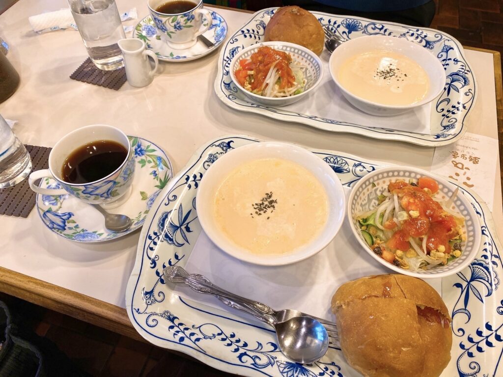 新潟市古町の喫茶店「カリヨン」のモーニングメニュー（スープセット）