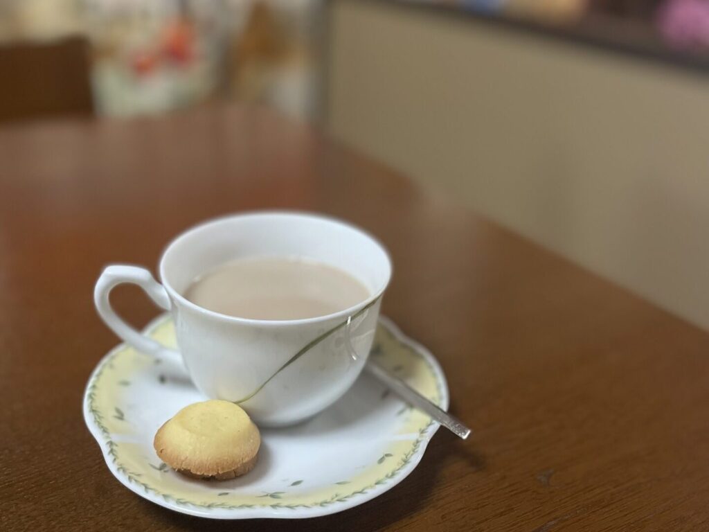 金沢寺町の『ZenrinCafe（善隣カフェ）』のロイヤルミルクティー