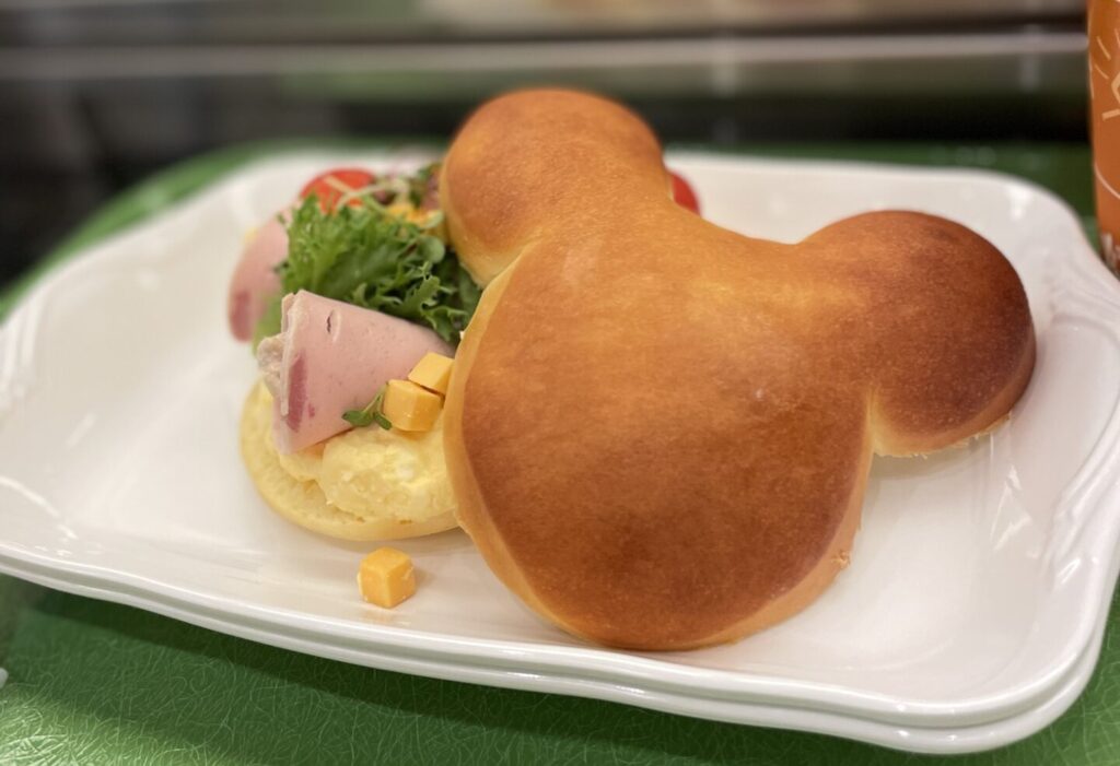 ディズニー　インパしない　楽しみ方　ホテルのパン屋でのランチ　　