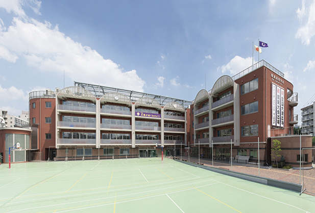 山下智久の出身高校、堀越学園高校の外観