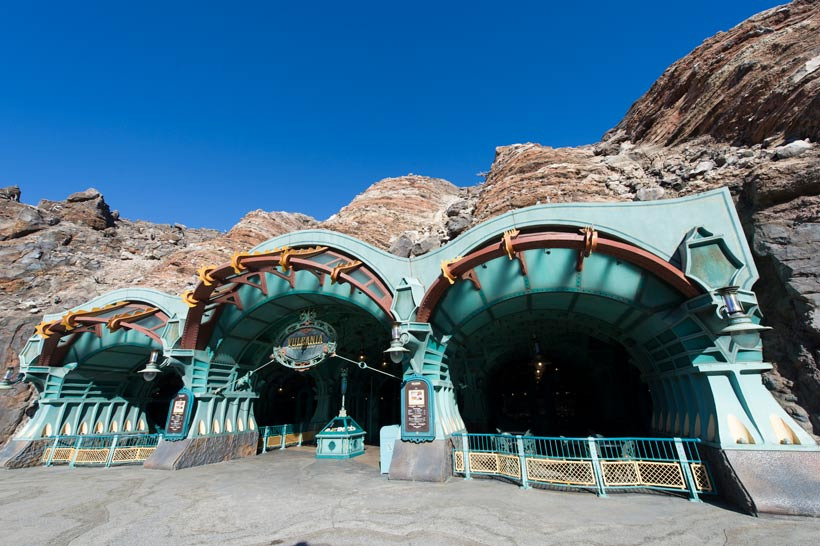 ディズニーシー安いレストラン一覧
ヴォルケイニア・レストランの外観