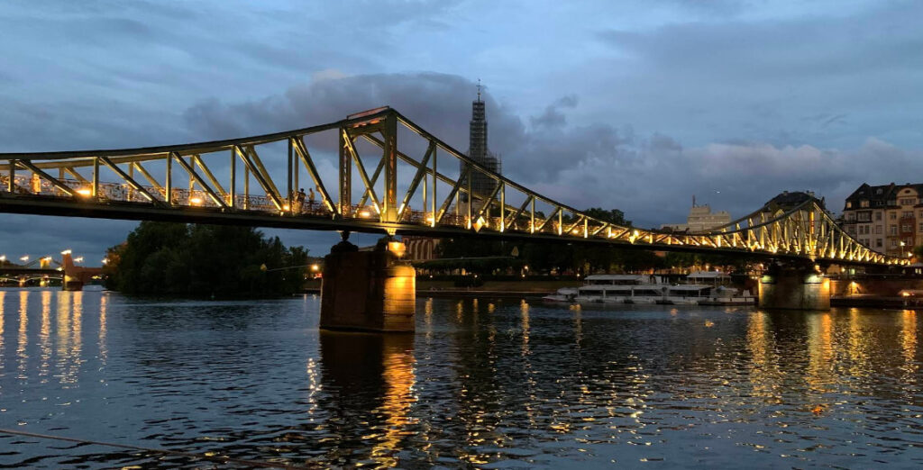 鉄の橋(アイゼルナー・シュテグ)|ミセスがアナザースカイで巡ったドイツの観光地・場所