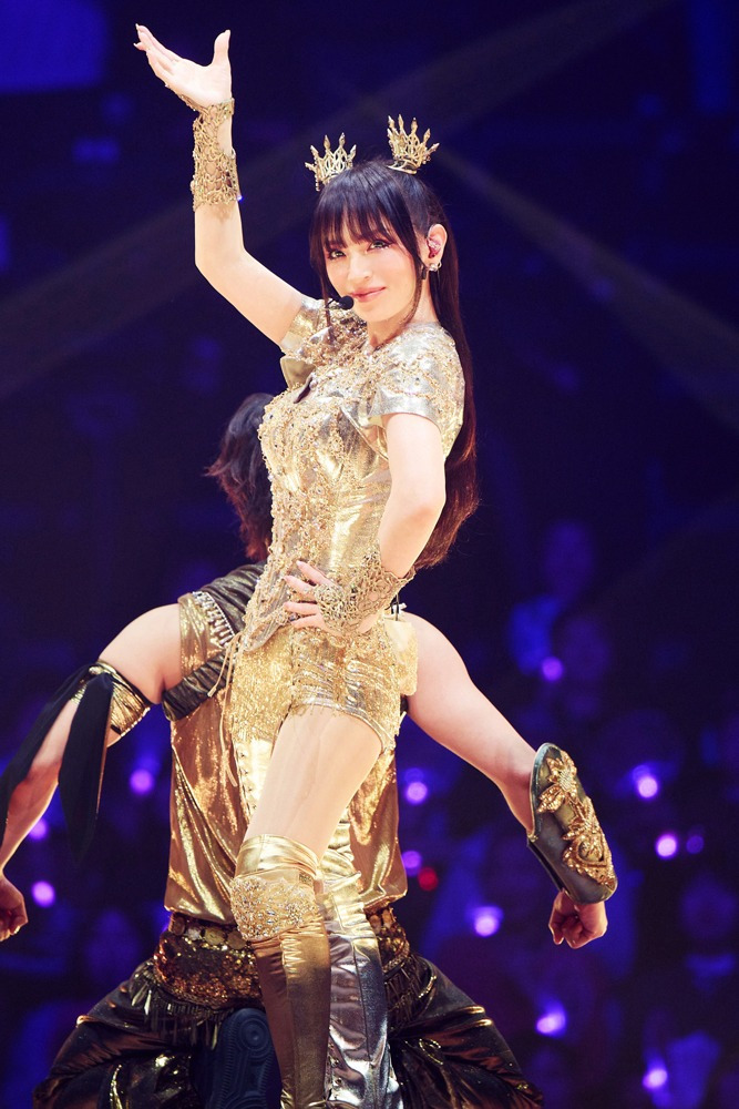 痩せた・きれいになったと話題になっている浜崎あゆみさんの2025年のアジアツアーの写真