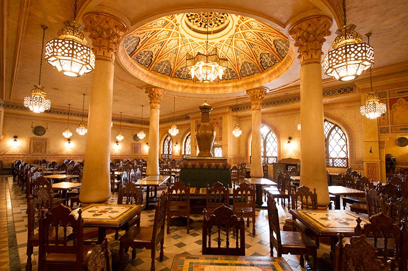 ディズニーシー安いレストラン一覧 カスバ・フードコートの店内