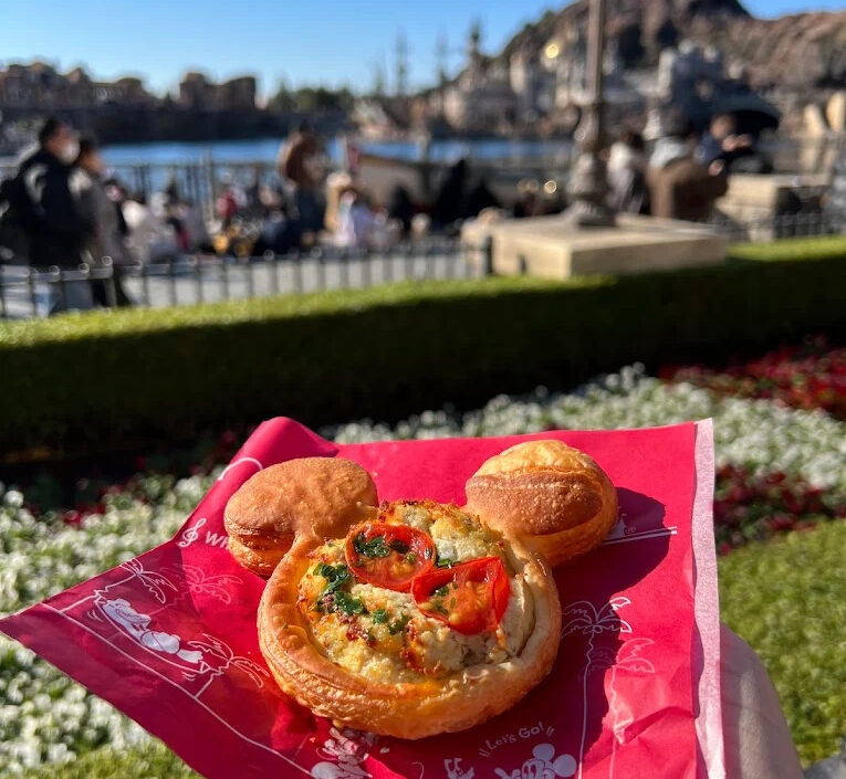 マンマ・ビスコッティーズ・ベーカリーのパンをテイクアウトした様子